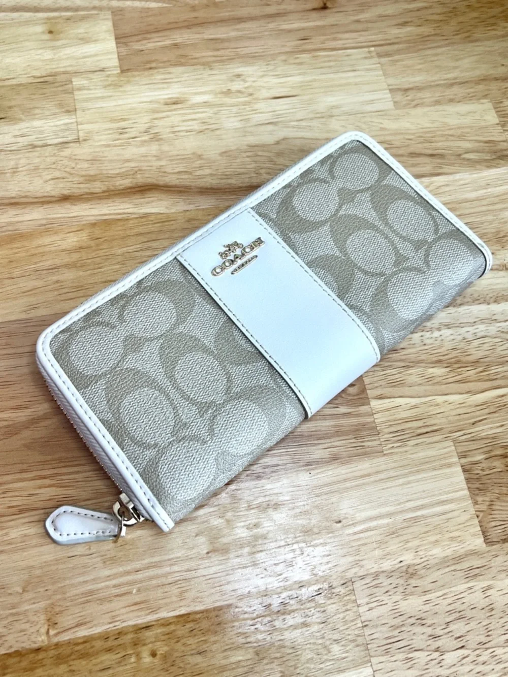 Coach Signature C Zip Around Accordion Long Wallet in Beige & Chalk - Picture 7 of 7